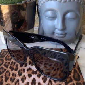❤️♥️SOLD♥️❤️MaxMara Women’s sunglasses